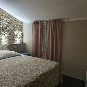 Lo Scarabeo , Casale di Pari Italia